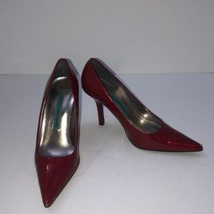 Red pumps